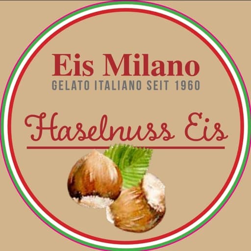 Haselnusseis mit gehackten Nüssen